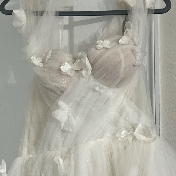 Milla Nova Wedding Gown Dress (Vincenza Collection) - Picture 12 of 14